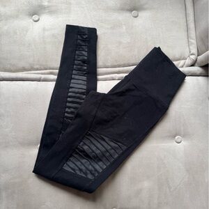 ALO High Waisted Yoga Black Moto Leggings
